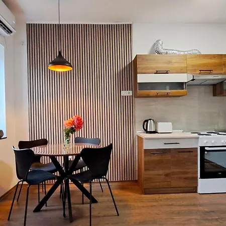 Lovely Near Centre Apartment