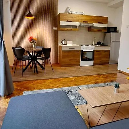 Lovely Near Centre Apartamento Skopie