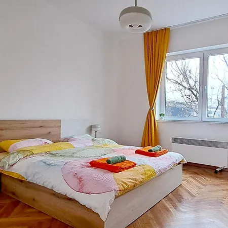 Lovely Near Centre *