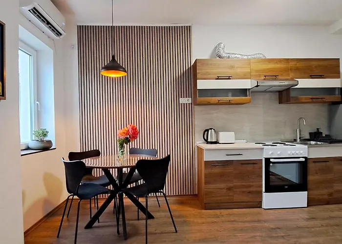 Lovely Near Centre Apartment